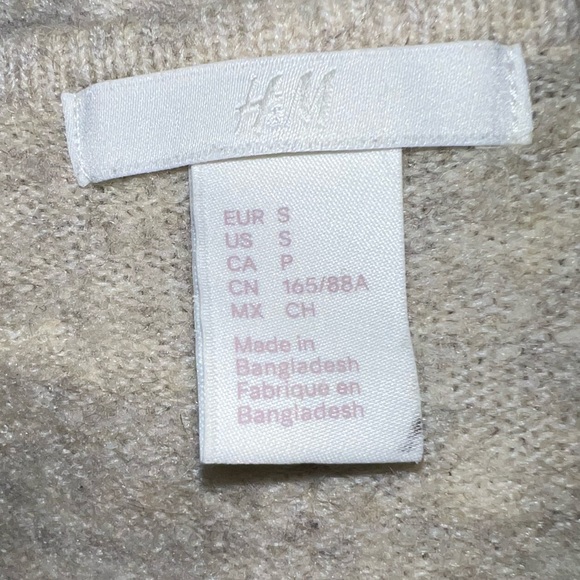 Sweater - Picture 3 of 4